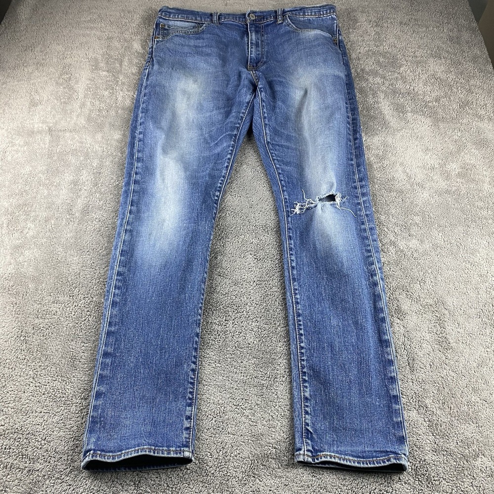Levis 520 Taper Fit Jeans Mens 34x34 Blue Medium Wash Denim Mid Rise Distressed